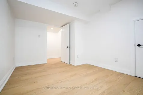 176 Cherrywood Drive Newmarket ON L3Y 2X8