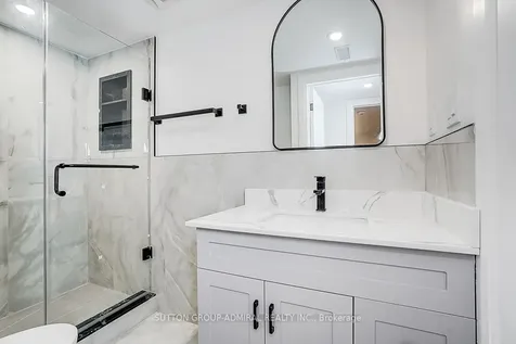 176 Cherrywood Drive Newmarket ON L3Y 2X8
