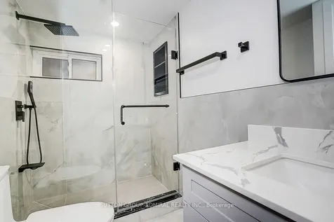 176 Cherrywood Drive Newmarket ON L3Y 2X8