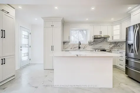 176 Cherrywood Drive Newmarket ON L3Y 2X8