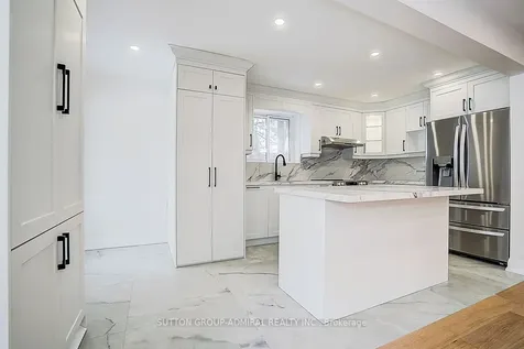176 Cherrywood Drive Newmarket ON L3Y 2X8