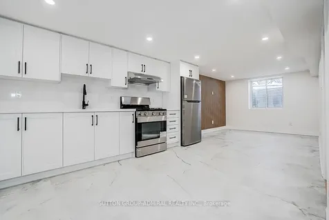 176 Cherrywood Drive Newmarket ON L3Y 2X8