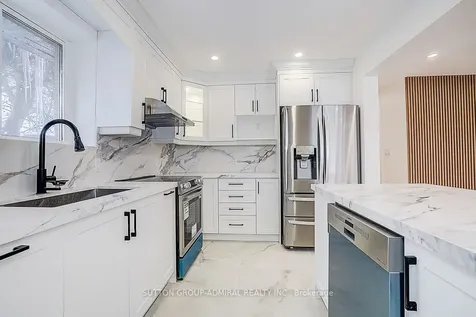 176 Cherrywood Drive Newmarket ON L3Y 2X8