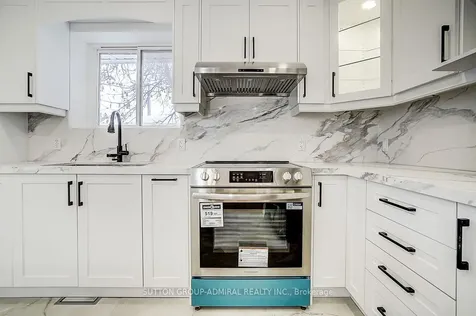 176 Cherrywood Drive Newmarket ON L3Y 2X8