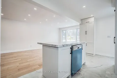 176 Cherrywood Drive Newmarket ON L3Y 2X8