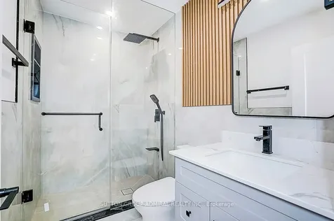 176 Cherrywood Drive Newmarket ON L3Y 2X8