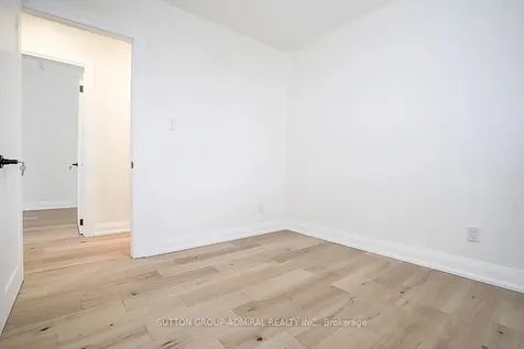 176 Cherrywood Drive Newmarket ON L3Y 2X8