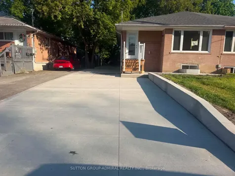 176 Cherrywood Drive Newmarket ON L3Y 2X8