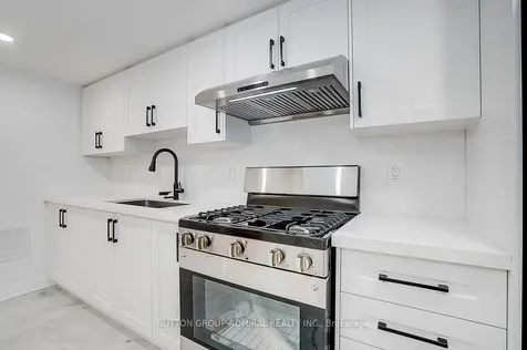 176 Cherrywood Drive Newmarket ON L3Y 2X8
