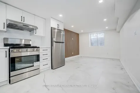 176 Cherrywood Drive Newmarket ON L3Y 2X8