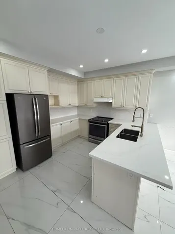 277 Gibson Circle Bradford West Gwillimbury ON L3Z 0X2