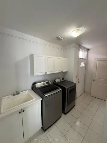 277 Gibson Circle Bradford West Gwillimbury ON L3Z 0X2