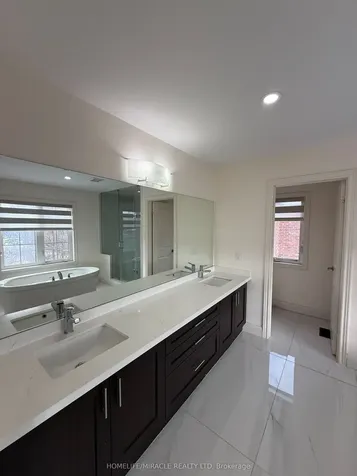 277 Gibson Circle Bradford West Gwillimbury ON L3Z 0X2