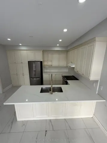 277 Gibson Circle Bradford West Gwillimbury ON L3Z 0X2