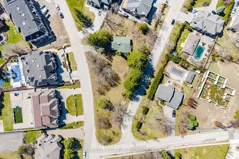100 Westwood Lane Richmond Hill ON L4C 6Y3