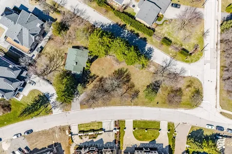 100 Westwood Lane Richmond Hill ON L4C 6Y3