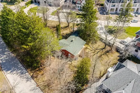 100 Westwood Lane Richmond Hill ON L4C 6Y3