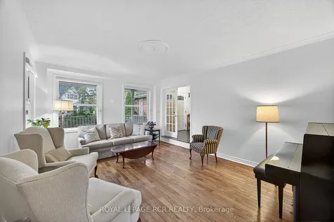 87 George Street Aurora ON L4G 2S3