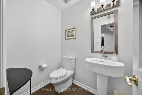 87 George Street Aurora ON L4G 2S3