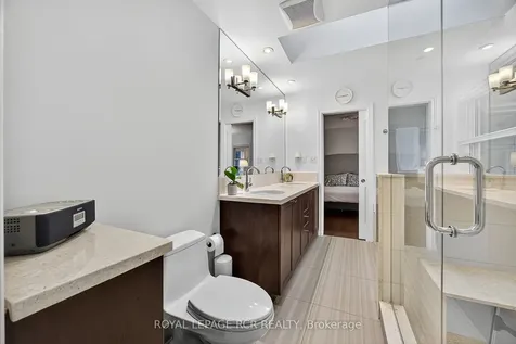 87 George Street Aurora ON L4G 2S3