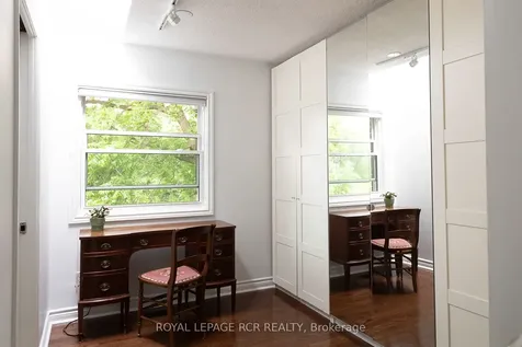 87 George Street Aurora ON L4G 2S3