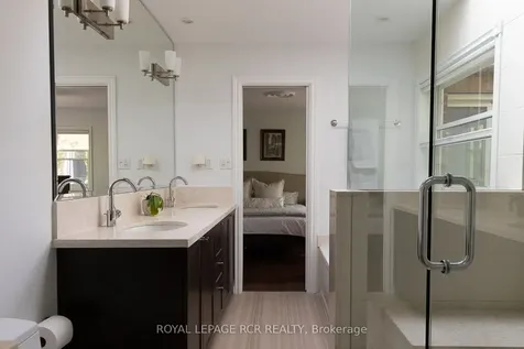 87 George Street Aurora ON L4G 2S3