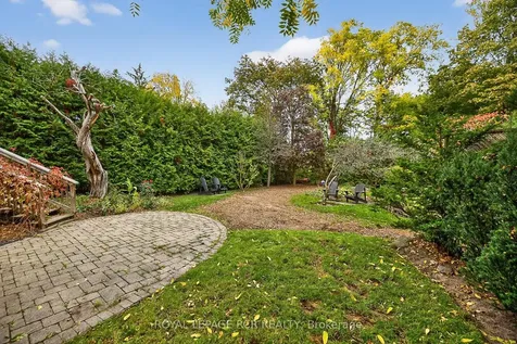 87 George Street Aurora ON L4G 2S3