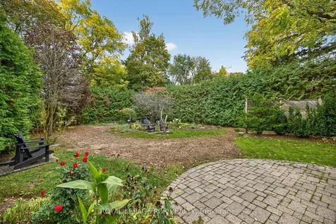 87 George Street Aurora ON L4G 2S3