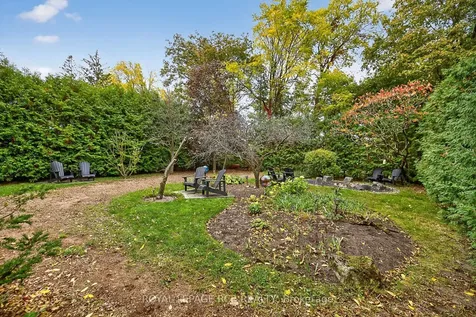 87 George Street Aurora ON L4G 2S3