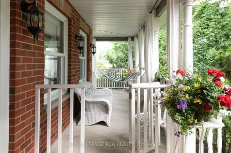 87 George Street Aurora ON L4G 2S3