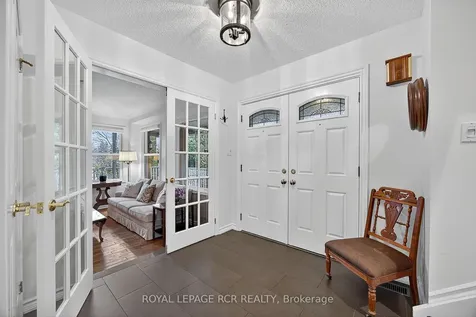 87 George Street Aurora ON L4G 2S3