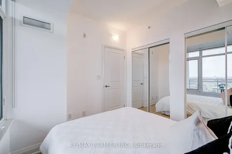 12 Woodstream Boulevard Vaughan ON L4L 8C3