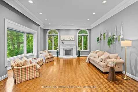 12 Moodie Drive Richmond Hill ON L4C 8C9