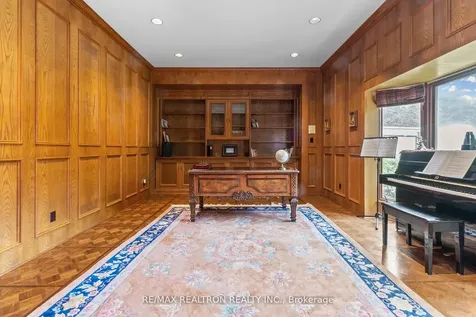 12 Moodie Drive Richmond Hill ON L4C 8C9
