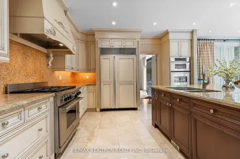 12 Moodie Drive Richmond Hill ON L4C 8C9