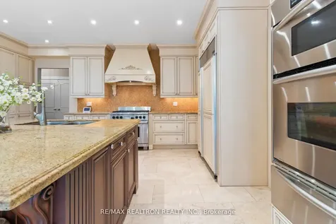12 Moodie Drive Richmond Hill ON L4C 8C9