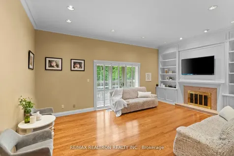12 Moodie Drive Richmond Hill ON L4C 8C9