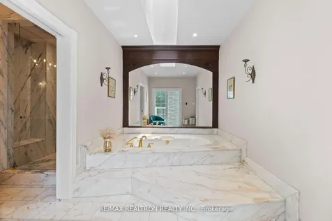 12 Moodie Drive Richmond Hill ON L4C 8C9