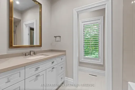 12 Moodie Drive Richmond Hill ON L4C 8C9