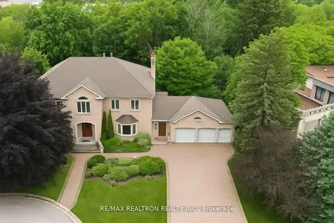 12 Moodie Drive Richmond Hill ON L4C 8C9