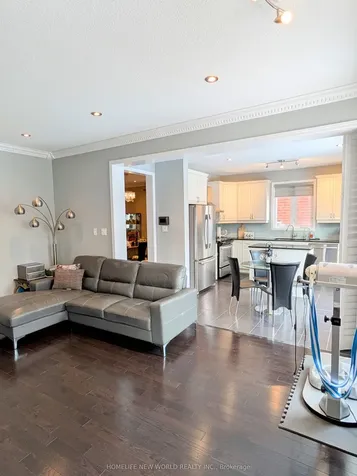 105 James Parrott Avenue Markham ON L6E 2B3