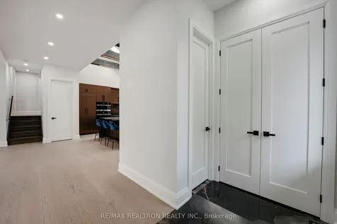 105 Murray Drive Aurora ON L4G 2C4