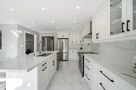 139 Webb Street Bradford West Gwillimbury ON L3Z 0R1