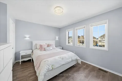 139 Webb Street Bradford West Gwillimbury ON L3Z 0R1