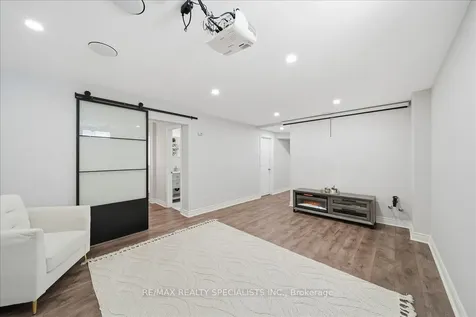 139 Webb Street Bradford West Gwillimbury ON L3Z 0R1