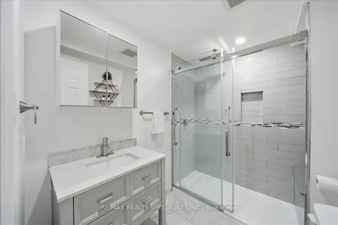 139 Webb Street Bradford West Gwillimbury ON L3Z 0R1