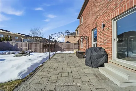 139 Webb Street Bradford West Gwillimbury ON L3Z 0R1