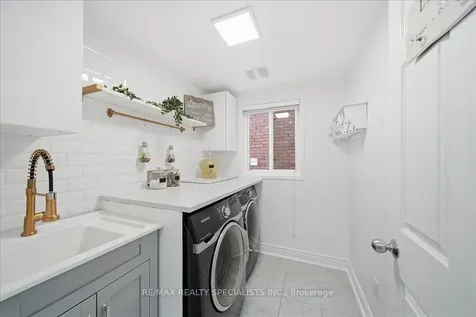 139 Webb Street Bradford West Gwillimbury ON L3Z 0R1