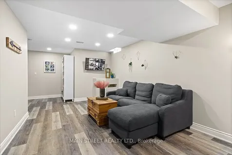 26 John W Taylor Avenue New Tecumseth ON L9R 0B5