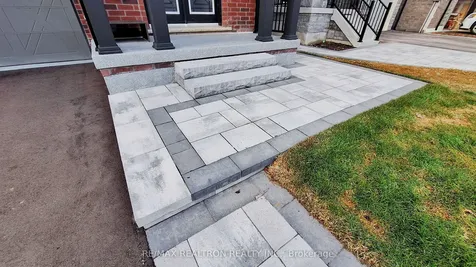 94 Mac Campbell Way Bradford West Gwillimbury ON L3Z 4M6